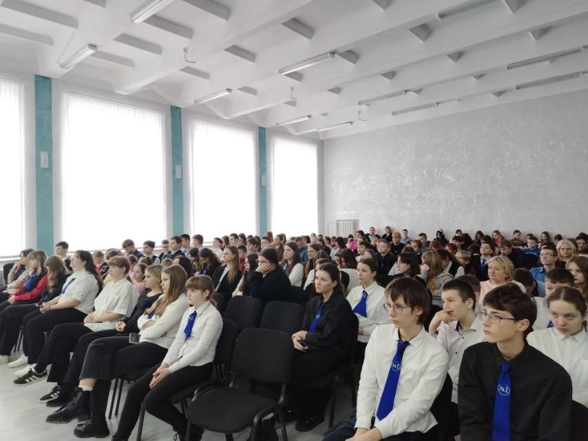Информационный час 3 курса гр. ОСР-330 в ГУО «Средняя школа № 1 г. Мозыря» под девизом «Школа активного гражданина» по теме «Молодость — время выбора. Куда поступать учиться»